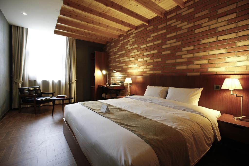 Hotel Doma Myeongdong Seoul Room photo